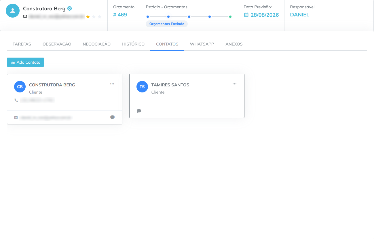 Aba Contatos da ficha do lead: cartões com os contatos do cliente, telefone e e-mail.